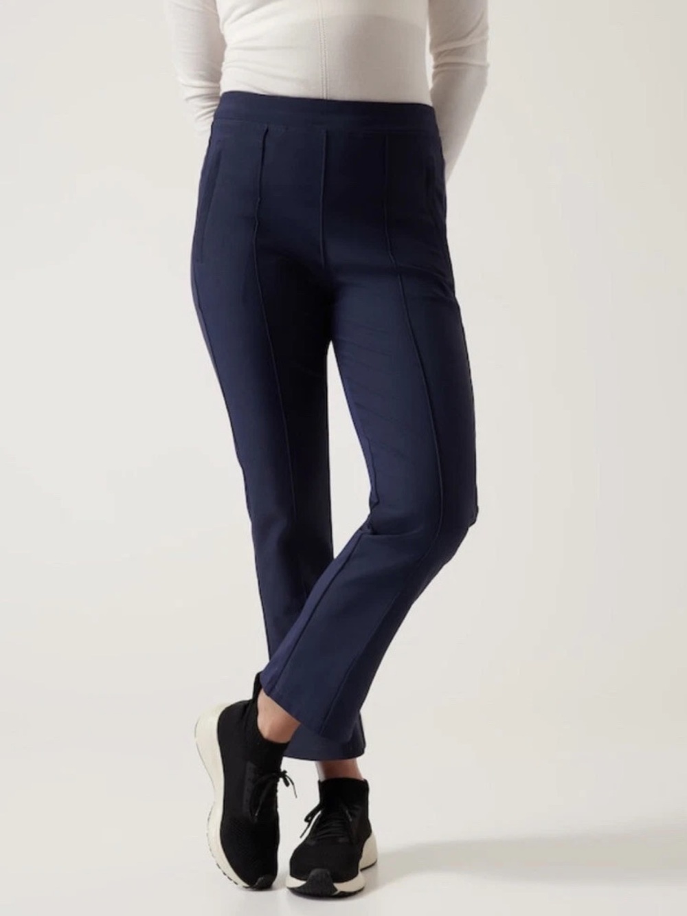 Athleta Woman’s Headlands Hybrid Straight Leg Athleisure Pants Size 2 Navy